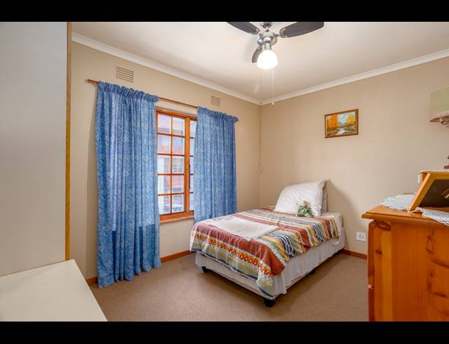 3 BEDROOM APARTMENT FOR SALE IN MANORS